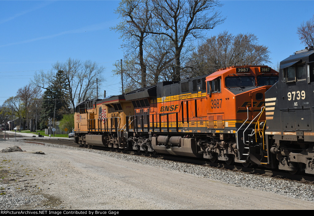 BNSF 3987